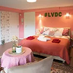 Le Val Des Cerfs - Het Hertendal Bed and Breakfast Hastiere-par-dela