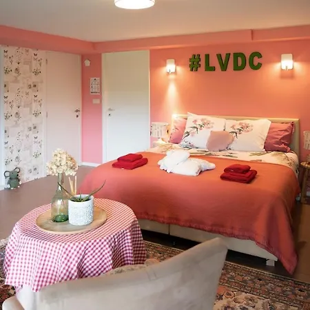 Le Val Des Cerfs - Het Hertendal Bed and Breakfast Hastiere-par-dela